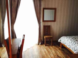 Мини-отель Mini hotel Solnce Karpat Поляна Двухместный номер с 1 кроватью и видом на горы-12